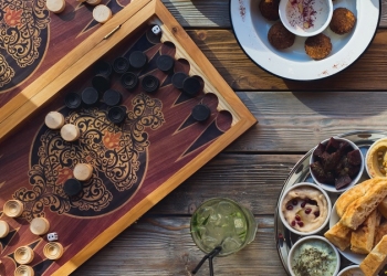 על האוכל הלבנוני, ערק משובח, קובה מבשר נא, נסראללה – ודם