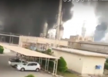 דרמה: מתקני הנפט האיראניים הגדולים בעיר עבאדאן – עולים באש. נקמת הסונים? צפו