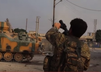 העיירה ראס אלעין עומדת ליפול בידי המורדים הסונים. קרבות עזים בואכה צומת תל תמר. צפו: