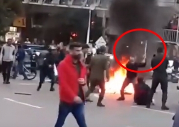 איראן: הוצאות להורג ברחוב של מפגינים, כאשר האינטרנט חוזר. צפו: