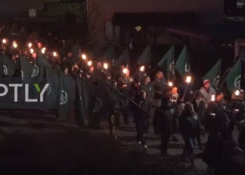 מצעד לפידים נאצי בדויטשלנד. לראות, ולהבין. יהודים, אתם עוד שם? צפו, מסתירים את זה: