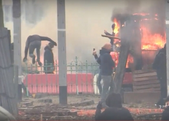 שידור חי: אלימות קשה, מכוניות וחנויות עולות באש – לקראת יום השנה ל”אפודים הצהובים”. צפו: