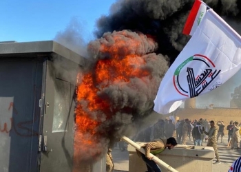 אנרכיה בבגדאד: לוחמים שיעים מחופשים התפרצו למתחם השגרירות האמריקנית: