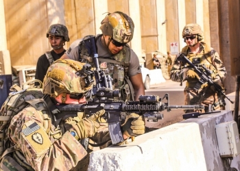 הנשיא: “פה לא יהיה בנגאזי”. נחתים הורדו להגנת השגרירות בבגדאד: