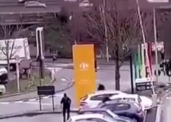 פיגוע אסלאמי חמור בפריז: מחבל נשא חגורת נפץ. 2 הרוגים: