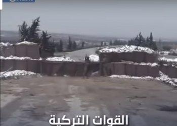 עילת מלחמה: הצבא הטורקי חסם את כביש M5 החשוב, לאחר שבשאר “שחרר” אותו. צפו: