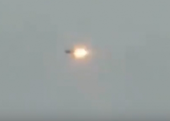 וידאו נדיר: צפו בטיל נ.מ. פוגע במטוס קרב של בשאר. ומה עם הטייסים?