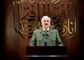 הגנראל הלובי חפתר בנאום החג: כל טורקי, שנשלח בידי “השוטה הטורקי” (ארדואן) הוא מטרה לגיטימית. אל תרחמו עליהם: