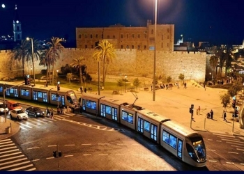 לקוראינו בעולם: ירושלים מתרשתת בקווי רכבת קלה. סעו איתה, כך זה נראה: