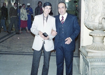 תמונה נדירה, מארכיוני הפרטי: פגישתי הראשונה עם ג’ו בראל ז”ל, בקהיר, אני בן 20: