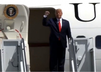 שידור חי: בעוד ביידן הסנילי מתחבא במרתף – הנשיא טראמפ בשתי עצרות: