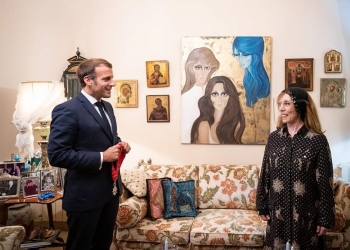 מקרון העניק את עיטור לגיון הכבוד לזמרת פיירוז: