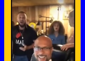 שמחה ברחבי ארה”ב, לאחר שובו של  הנשיא לבית הלבן