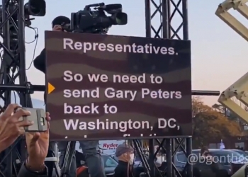 מוסתר לגמרי: הרגע הנוגע ללב של כל מערכת הבחירות בארה”ב. צפו באומלל: