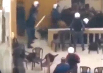 בחמאס מכים את תושבי עזה עם מוטות ונבוט, כמו שמתנהגים לבהמות. צפו: