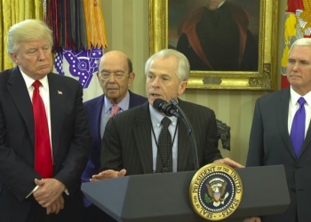 הונאת הבחירות הגדולה בהיסטוריה האמריקנית. פיטר נווארו: 379,000 קולות לא חוקיים נספרו במישיגן. מוסיף לדו”ח שלו: