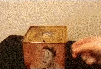 ענן שחור של מקרתיזם, רדיפה פוליטית וחיסולי חשבונות ירד על ארה”ב. הפכה לטורקיה