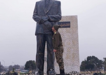 פסלו של חאפז אלאסד בלב חאלב – פוצץ הלילה. מה המסר? צפו: