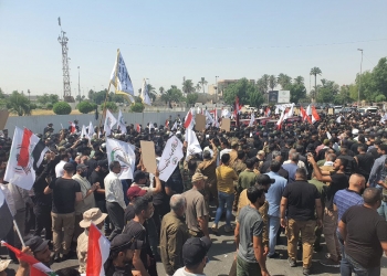 המלחמה בין ארה”ב לאיראן: “אמריקה השטן הגדול” בבגדאד, בהלווית ההרוגים בהפצצה האמריקאית: