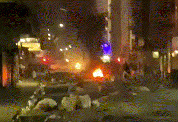 השליט האנטישמי והמושחת מדרום אפריקה מצית את המדינה. יהודים: לברוח בזמן: