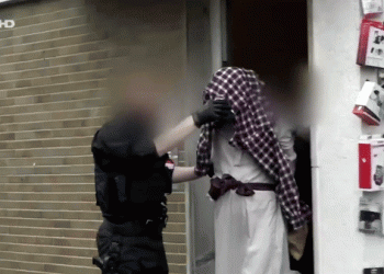 מהגרים סורים התכוונו לפוצץ את בית הכנסת בגרמניה על מתפלליו. מי חשף זאת?