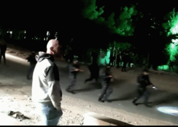 לילה של קרבות בין מיליציות פל-תינאיות, באיזור “אוניברסיטת” אלקודס, אבו דיס. צפו: