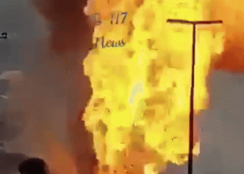 חבלה? רשלנות כמקובל שם? שניהם? פיצוץ עצום צפונית לביירות. שחיתי שם פעם