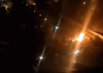 המתח בשיא: רוסיה מכנה פיצוץ מכונית תופת במרכז דונייצק: “פיגוע טרור”. 700 אלף אזרחים מפונים