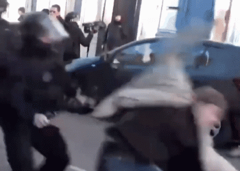 קרבות רחוב בעיר ליל, בעת עצרת המועמד היהודי הפטריוט אריק זמור. צפו: