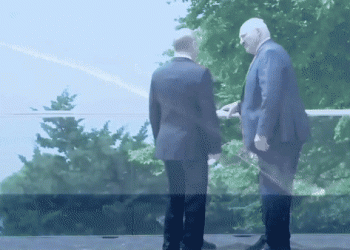 פוטין חסם את נמלי אוקראינה, ליצור רעב עולמי. האם קרב ימי מעצמתי מתקרב?