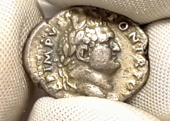 מלחמת המטבעות: האם דולר אחד יהיה שווה רק שני שקלים?