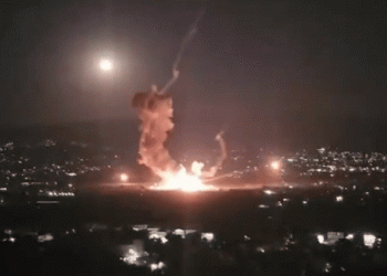 ליל ההפצצות הגדולות על מאגרי הנשק והטילים של חיזבאללה. האם ציר הרשע העולמי במבוכה?